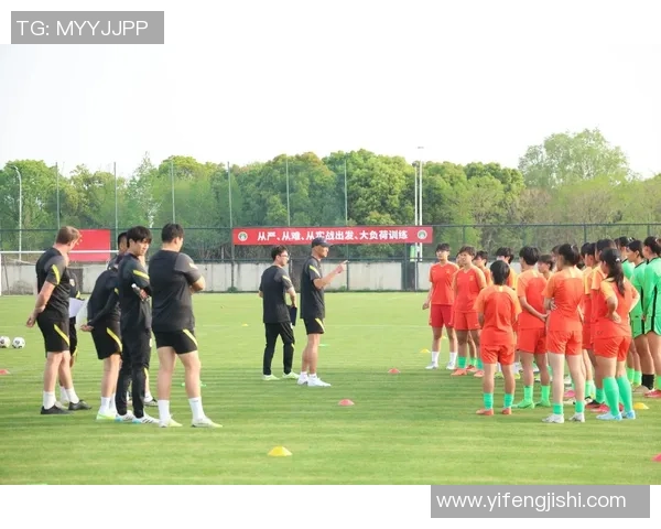 提升青少年足球技能的课程素材与教学方法探讨 提升青少年足球技能的课程素材与教学方法探讨